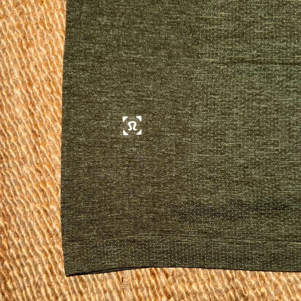 lululemon athletica Dark Green Short Sleeve Tee - Picture 2 of 4